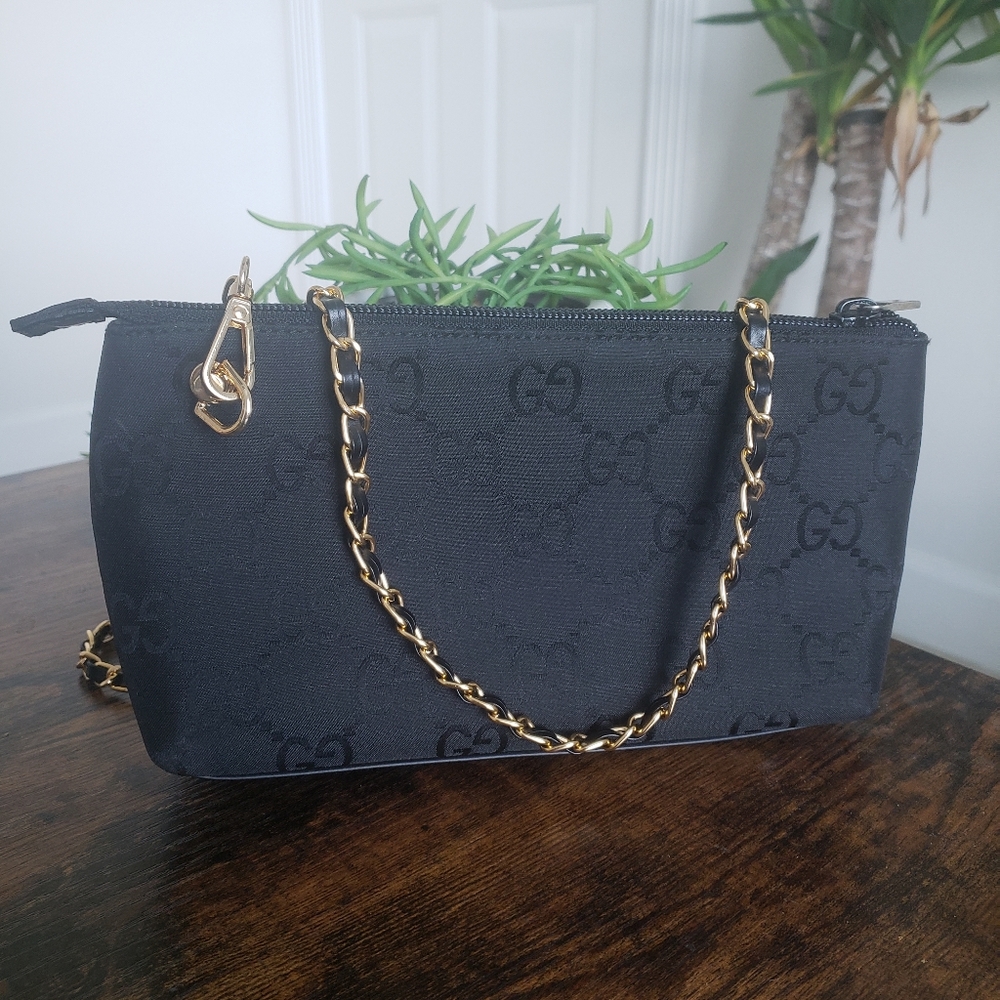 100% Authentic Gucci Vintage Large GG Crossbody Handbag